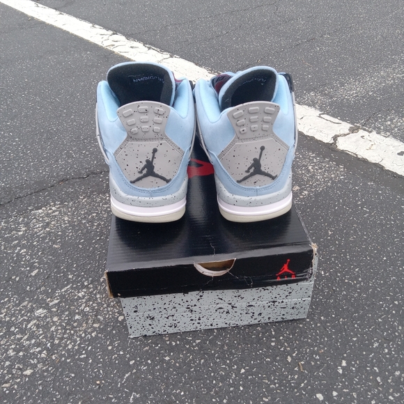 Air Jordan 4 Retro, University Blue - Picture 4 of 5